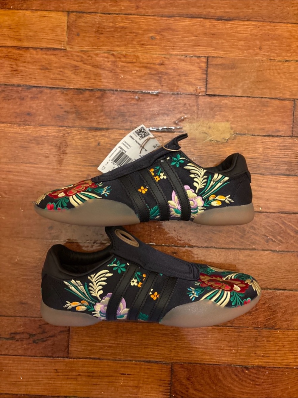 Women’s Adidas Originals Taekwondo Black Floral Embroidered Athletic Shoes size
